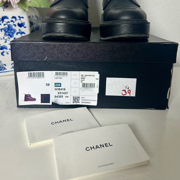 Chanel pearl combat boots - Picture 12 of 12